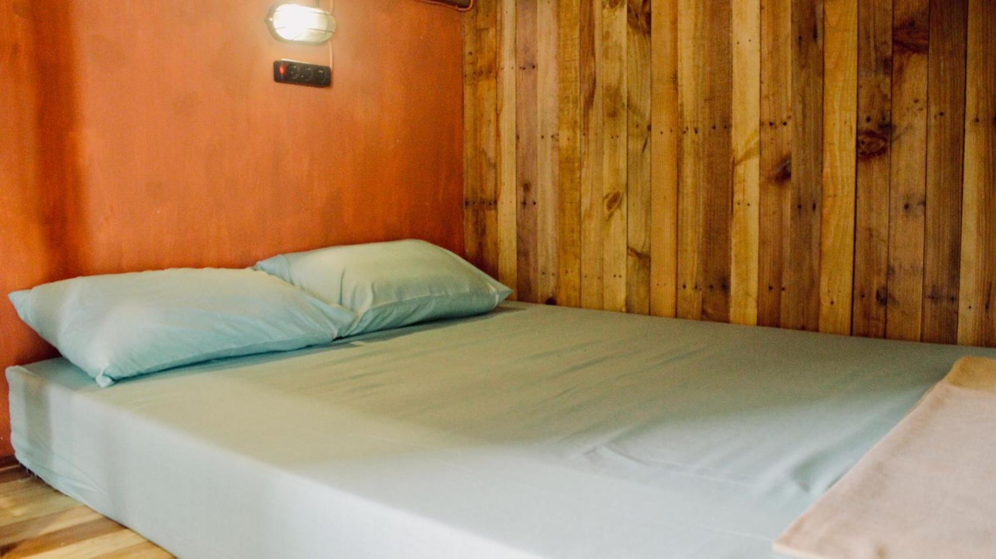 קרימונג'אווה Indigo Motel מראה חיצוני תמונה