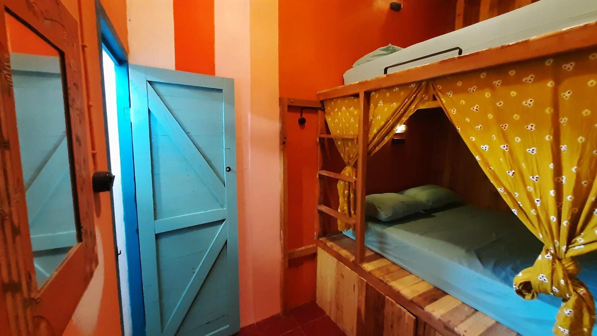 קרימונג'אווה Indigo Motel מראה חיצוני תמונה